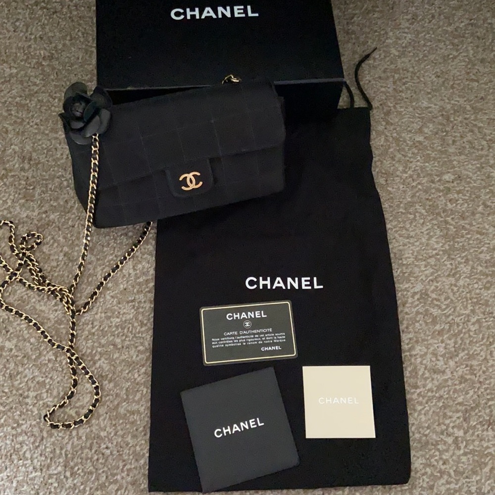 NEW Chanel Coco Bar Camelia Bag - Picture 6 of 10